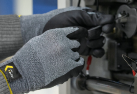 安全防護(hù)、成就速度——杜邦PPE在汽車制造業(yè)的應(yīng)用